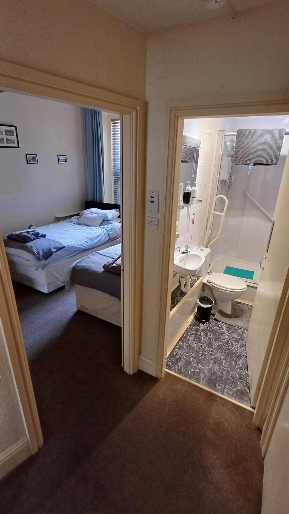 Morwenna Luxury Holiday Apartments 랜디드노 외부 사진