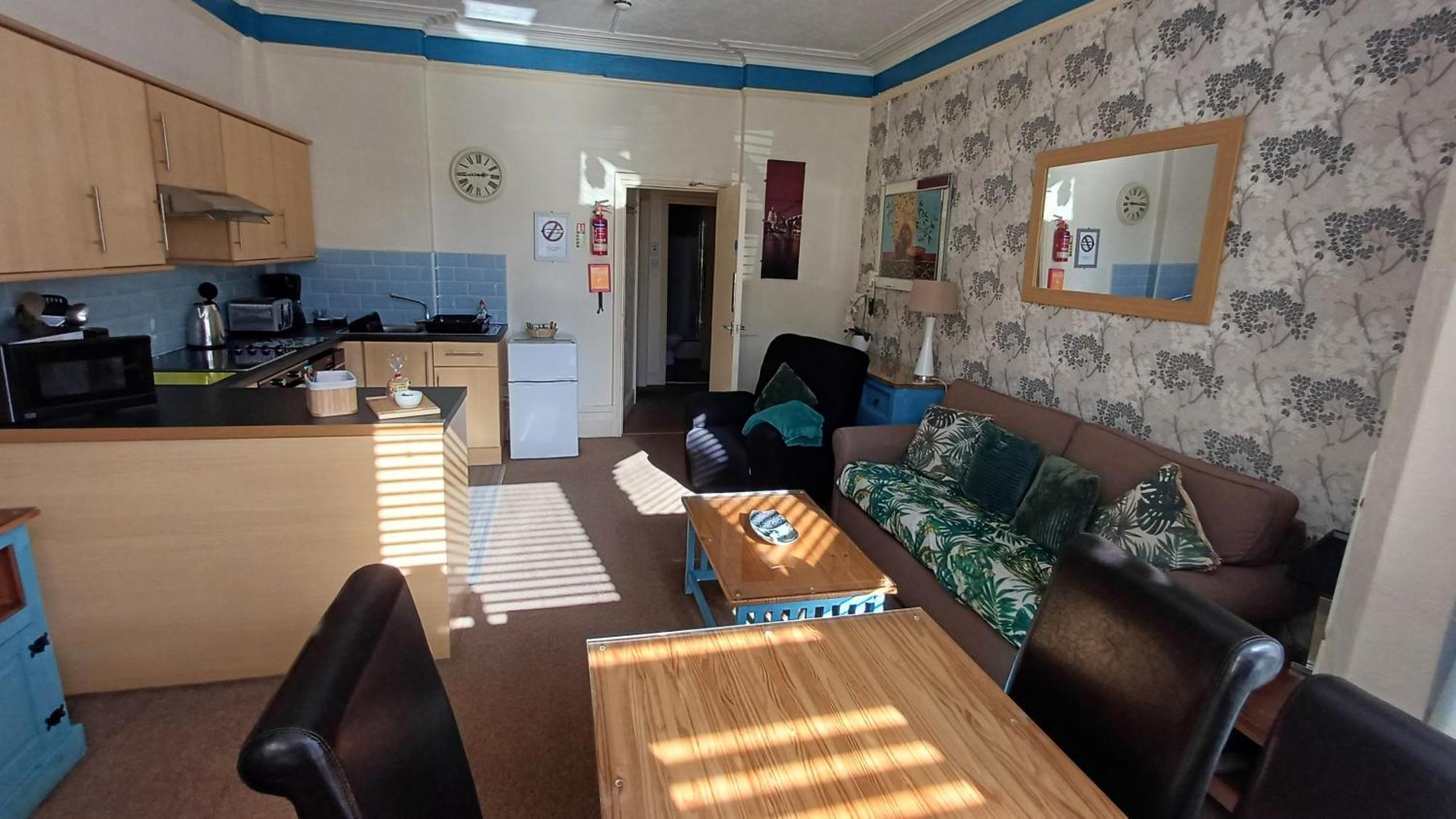 Morwenna Luxury Holiday Apartments 랜디드노 객실 사진